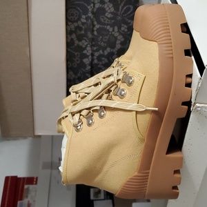 NIB sz 6 $495 Villa Rouge Harper boots